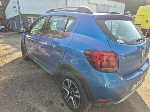 https://opisto-prod-pic.opisto.s3.eu-west-1.bso.st/6156/vhu_photo/2024/11/Vehicule-DACIA-SANDERO2PHASE2-2018-60f19693789b8415dd4c22a13fb261379f7cc39c4f466f70e5db4a9ee6b197e8_o.jpg