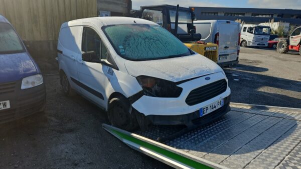 https://opisto-prod-pic.opisto.s3.eu-west-1.bso.st/6011/vhu_photo/2025/01/Vehicule-FORD-TRANSITCOURIERPHASE1-2017-ae94821d09f216451162a57e9d09cf66cb119156f8059a8b4f761ff91f84102f_o.jpg