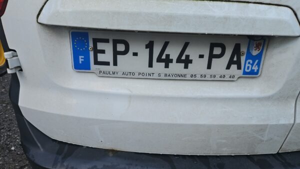 https://opisto-prod-pic.opisto.s3.eu-west-1.bso.st/6011/vhu_photo/2025/01/Vehicule-FORD-TRANSITCOURIERPHASE1-2017-dd99ee8358d0cf785babd1d4c7413f96f868570ce04fb497b640f1d10ff63c31_o.jpg