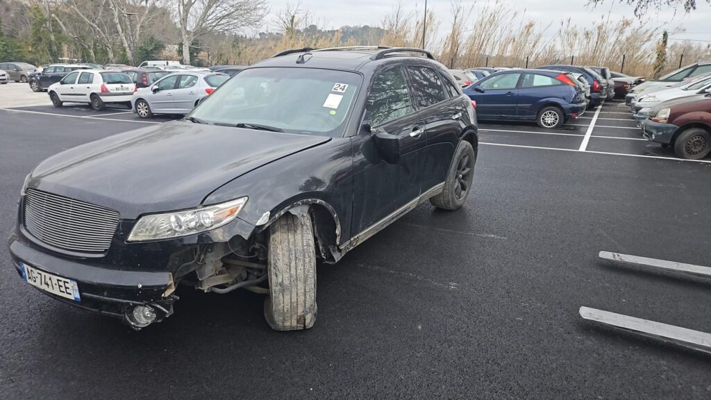 https://opisto-prod-pic.opisto.s3.eu-west-1.bso.st/6011/vhu_photo/2025/02/Vehicule-INFINITI-FX-1-3-5-2004-a39e82a643b8ca142bca98bdf1f20f7e56695947992561553a96be3cb02ef544_o.JPG