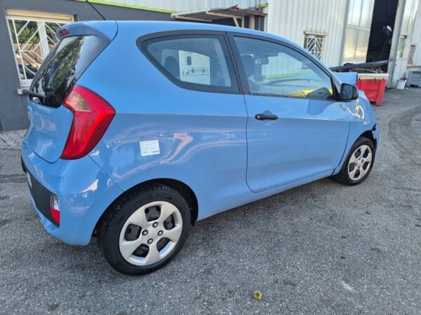 https://opisto-prod-pic.opisto.s3.eu-west-1.bso.st/6156/vhu_photo/2024/09/Vehicule-KIA-PICANTO2PHASE1-2011-d1ee06b3530b825bcfc78cb5cfd0bfe5a3fc24043fcca1435015b60d5b4eb584_o.jpg