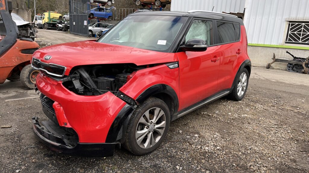 https://opisto-prod-pic.opisto.s3.eu-west-1.bso.st/6156/vhu_photo/2024/12/Vehicule-KIA-SOUL2PHASE1-2014-da2b6334b5bf913e6771603a9ca9b9131ee5f3763ba697b4f5d5f6eb14bef9c0_o.jpg