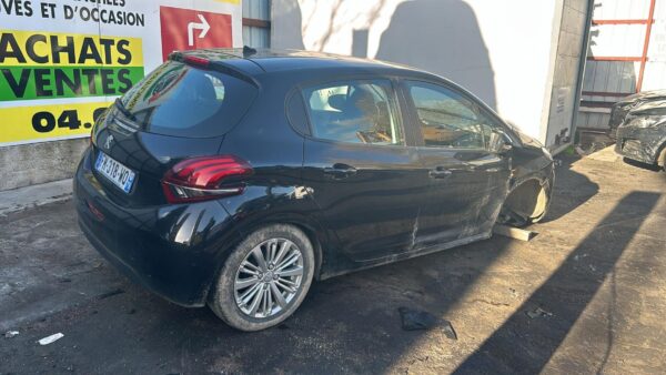 https://opisto-prod-pic.opisto.s3.eu-west-1.bso.st/6156/vhu_photo/2024/12/Vehicule-PEUGEOT-208-1-PHASE-2-1-2-2019-c5218f2202e8431672a6103905be3a1099640d70ab7b113437d230528fefec5f_o.JPG