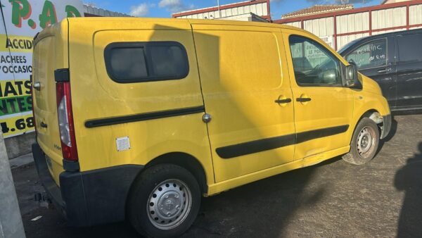 https://opisto-prod-pic.opisto.s3.eu-west-1.bso.st/6011/vhu_photo/2024/12/Vehicule-PEUGEOT-EXPERT-2-2-2014-fbf61cb1ad97f07dc34ae82bde1b96486c5edded9e52d2e4ffb95d776f5df216_o.JPG