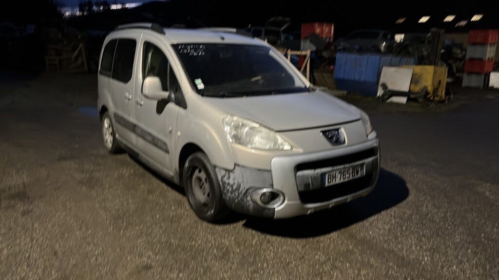 https://opisto-prod-pic.opisto.s3.eu-west-1.bso.st/6156/vhu_photo/2025/01/Vehicule-PEUGEOT-PARTNER2PHASE1-2011-346cd868955b25a9c4916e3b153390148d04034b0b6b9344cea327f7155b62ca_o.jpg