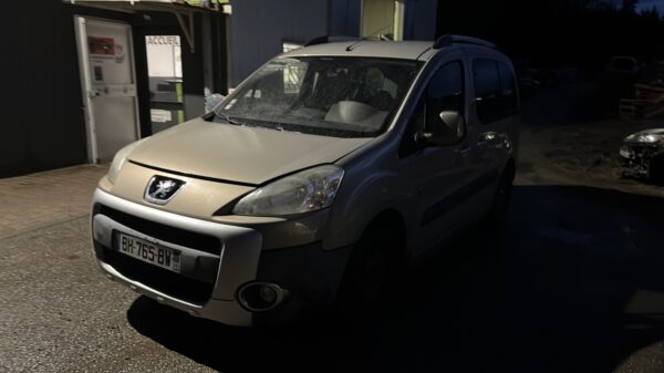 https://opisto-prod-pic.opisto.s3.eu-west-1.bso.st/6156/vhu_photo/2025/01/Vehicule-PEUGEOT-PARTNER2PHASE1-2011-71184d61afbfc397ca9a1c8c71f4f45b544cdb905308d0274b11c68f405daba2_o.jpg