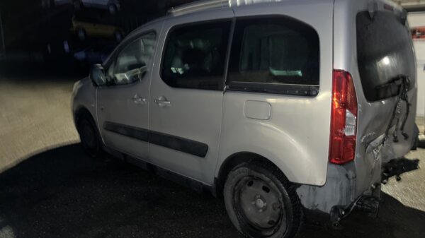 https://opisto-prod-pic.opisto.s3.eu-west-1.bso.st/6156/vhu_photo/2025/01/Vehicule-PEUGEOT-PARTNER2PHASE1-2011-c410180a269e03eb382b7e80db89320fabd82ab29f9133ba81ab0a2833f04b15_o.jpg