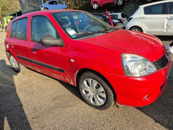 https://opisto-prod-pic.opisto.s3.eu-west-1.bso.st/6156/vhu_photo/2024/10/Vehicule-RENAULT-CLIO2CAMPUSPHASE2-2011-e813d3197b09390dd2169efcac3c7d9dc42c6637639f9ad16aa99521c1c37f82_o.jpg