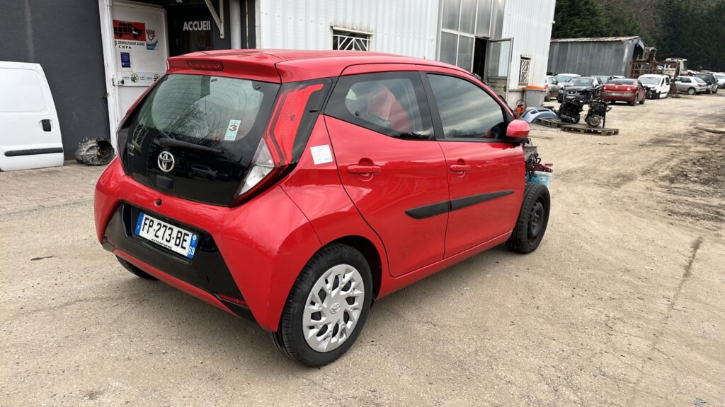 https://opisto-prod-pic.opisto.s3.eu-west-1.bso.st/6156/vhu_photo/2025/01/Vehicule-TOYOTA-AYGO2PHASE2-2020-c3aed32b02f54a9a30b3e0bece183e6c8e588bb060dbf5f173b9b4121e32c0ad_o.jpg