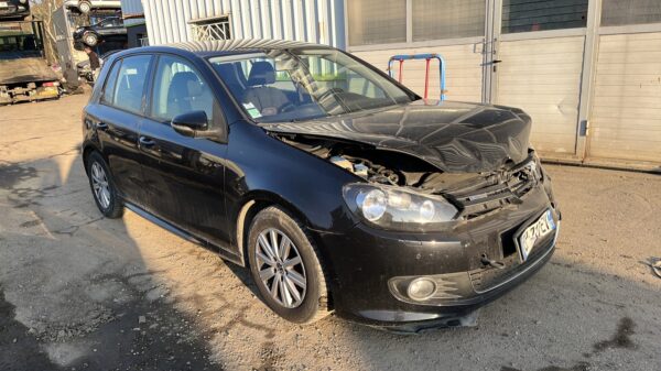 https://opisto-prod-pic.opisto.s3.eu-west-1.bso.st/6156/vhu_photo/2025/01/Vehicule-VOLKSWAGEN-GOLF6-2011-b09efaa01049f55e92f2df28feff6d4bd90533688f097c1443ba55a6d4d412e9_o.jpg