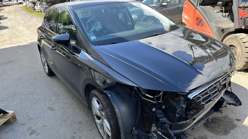 https://opisto-prod-pic.opisto.s3.eu-west-1.bso.st/6156/vhu_photo/2025/05/Vehicule-SEAT-IBIZA5-2018-7f312ecd7522b59af87aa72cc3e2658e5a1e1e83abf335ceb9f5559be7c5c741_o.jpg