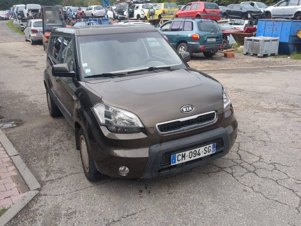 https://opisto-prod-pic.opisto.s3.eu-west-1.bso.st/6156/vhu_photo/2025/09/Vehicule-KIA-SOUL1PHASE1-2009-0e56e9a7adef95c8e07aafee34d12f254e0d3cf9e085ff813f871f25e48a7f86_o.jpg